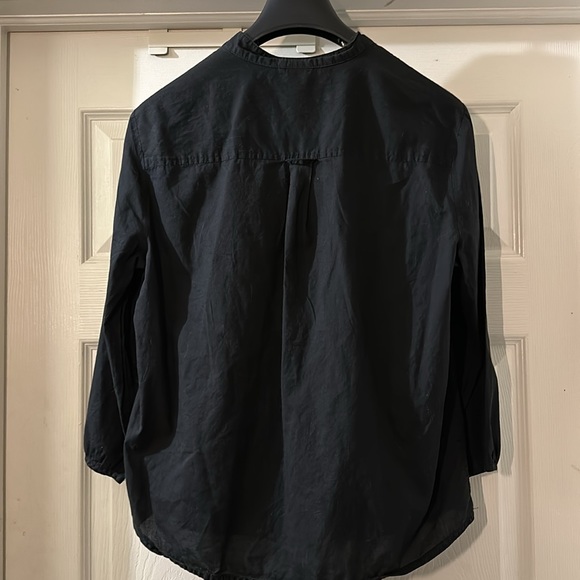 GAP SZ M black cotton with button placket, 3/4 sleeves, back box pleat - Picture 5 of 6